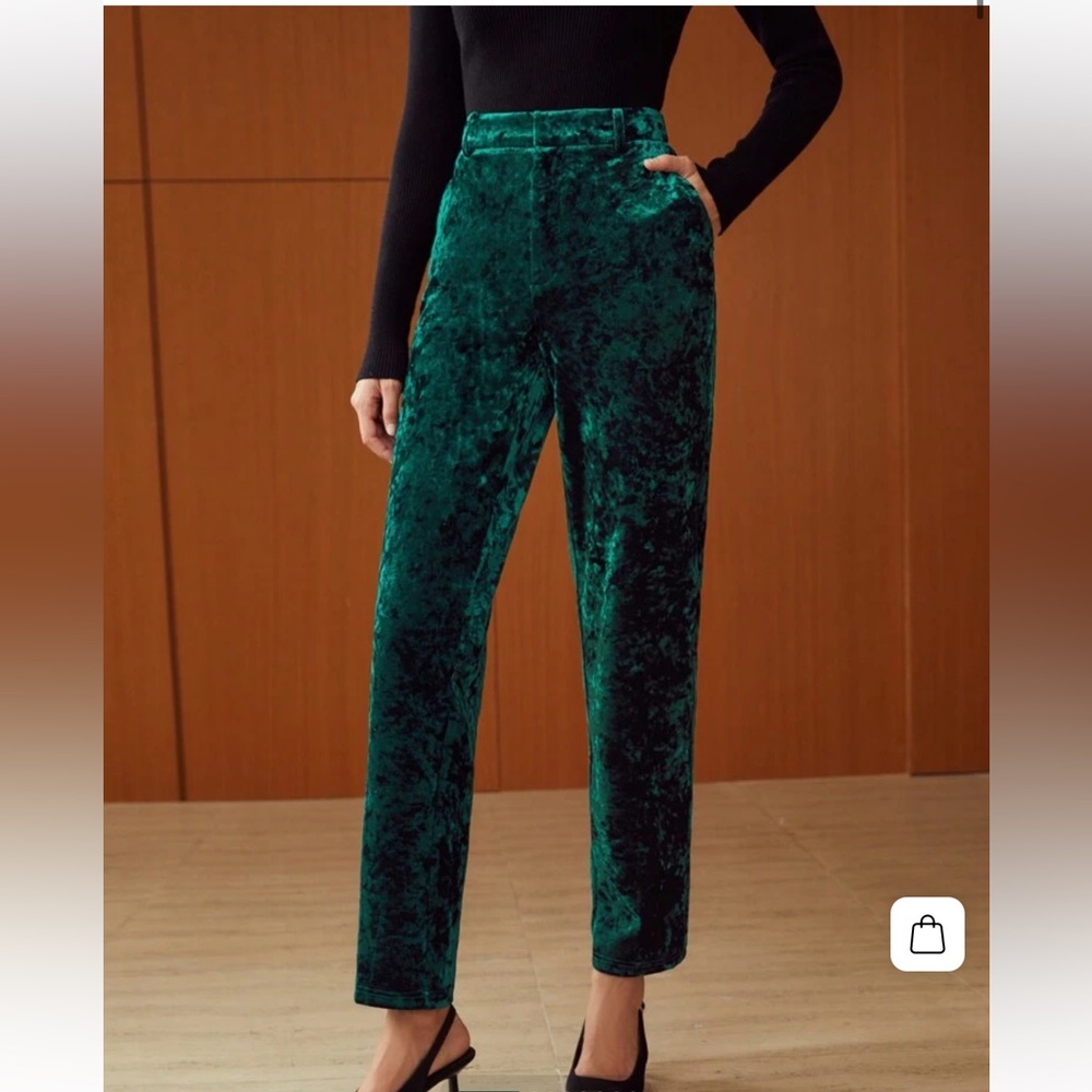 MOTF
High waisted
cropped crushed velvet suit pants with side pockets, - Picture 7 of 10
